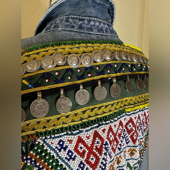 Amazing custom Beaded & embroidered Boho denim jacket Size Medium - Picture 4 of 8